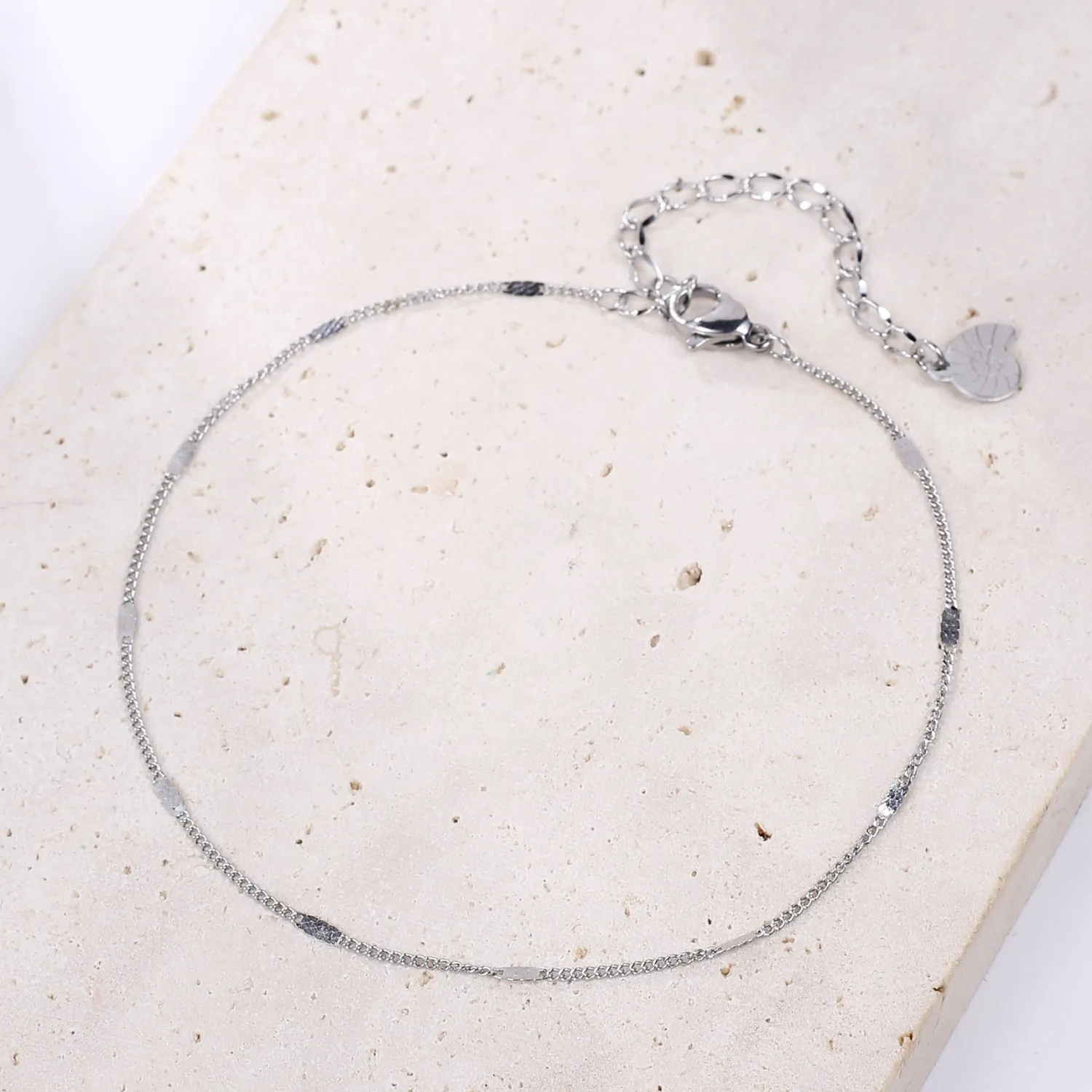 Fußkettchen | Hey Happiness Abgeflachte Fußkette im Panzerkette-Design in Silberfarbe Silver