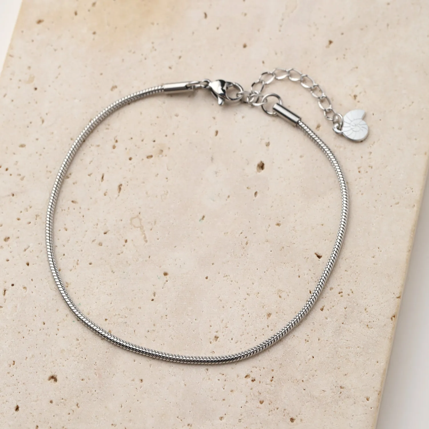 Fußkettchen | Hey Happiness Abgerundete Fußkette im Schlangenkette-Design in Silber Silver