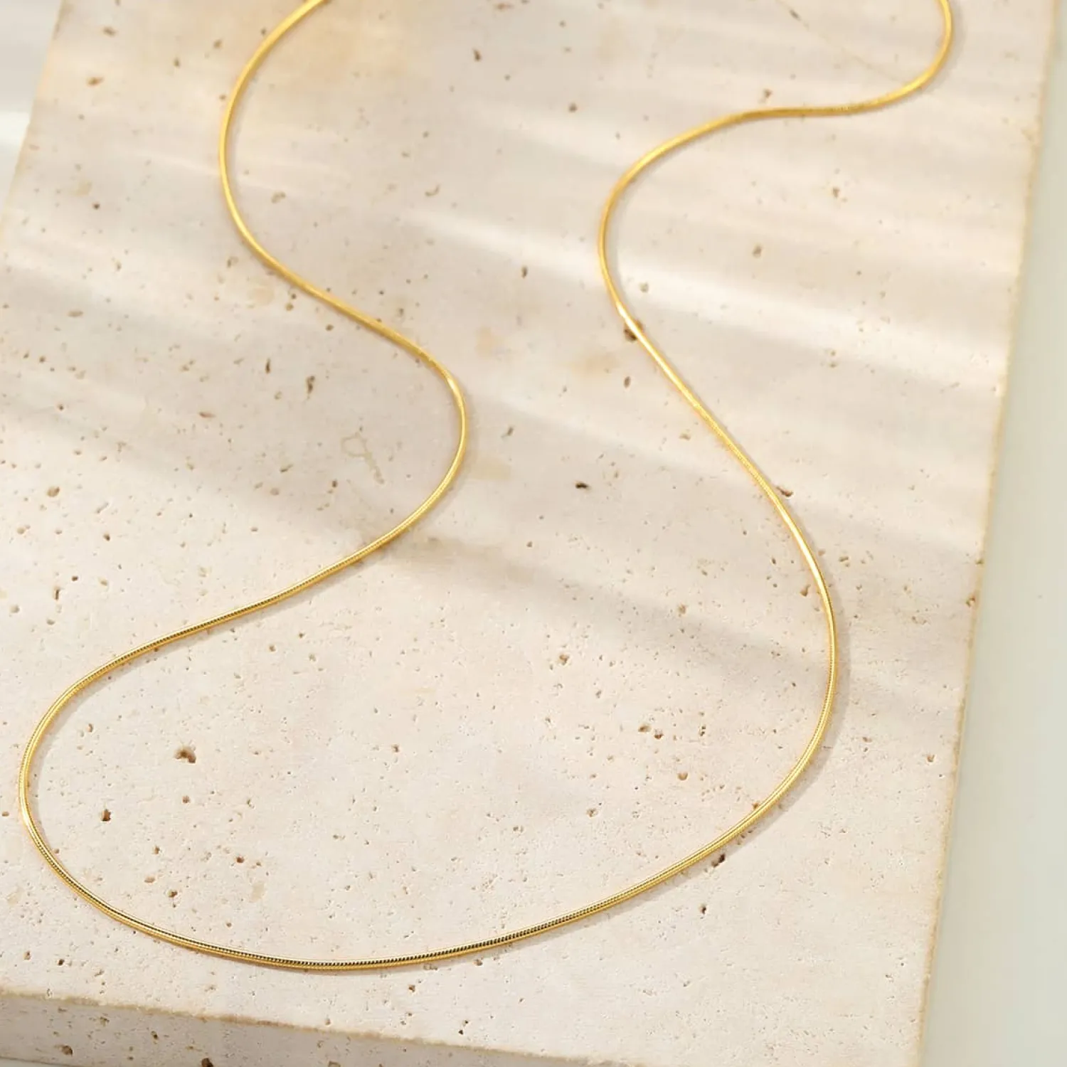 Filigrane Ketten | Hey Happiness Abgerundete Schlangenkette aus Sterlingsilber