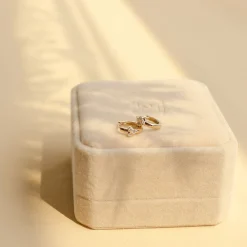 Huggie Ohrringe | Hey Happiness Amore Huggie Creolen Ohrringe 14K Gold