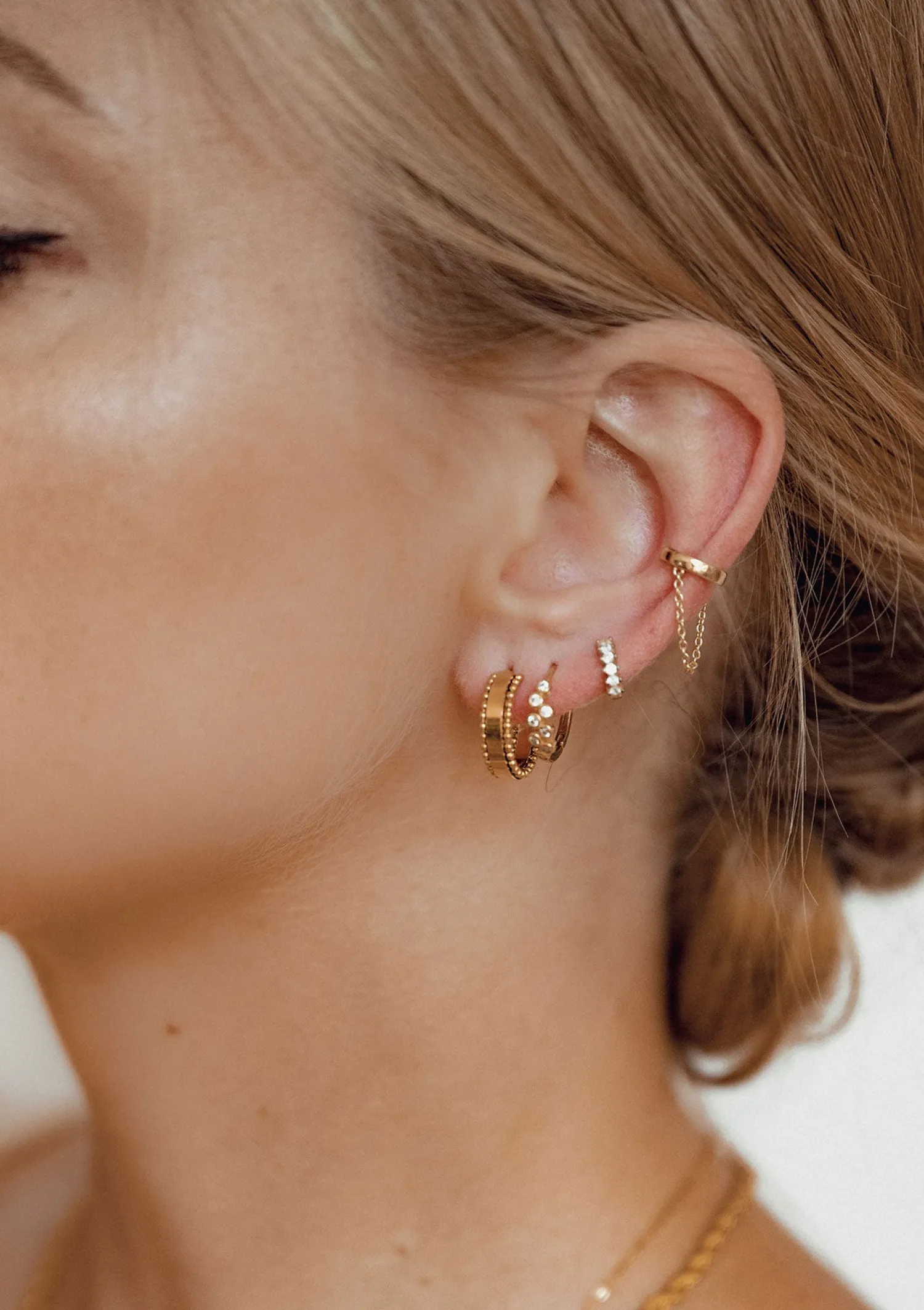 Creolen | Hey Happiness Band Creolen mit Kugeln in Gold