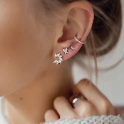Huggie Ohrringe | Hey Happiness Blume Huggie Ohrringe mit Steinen Sterlingsilber