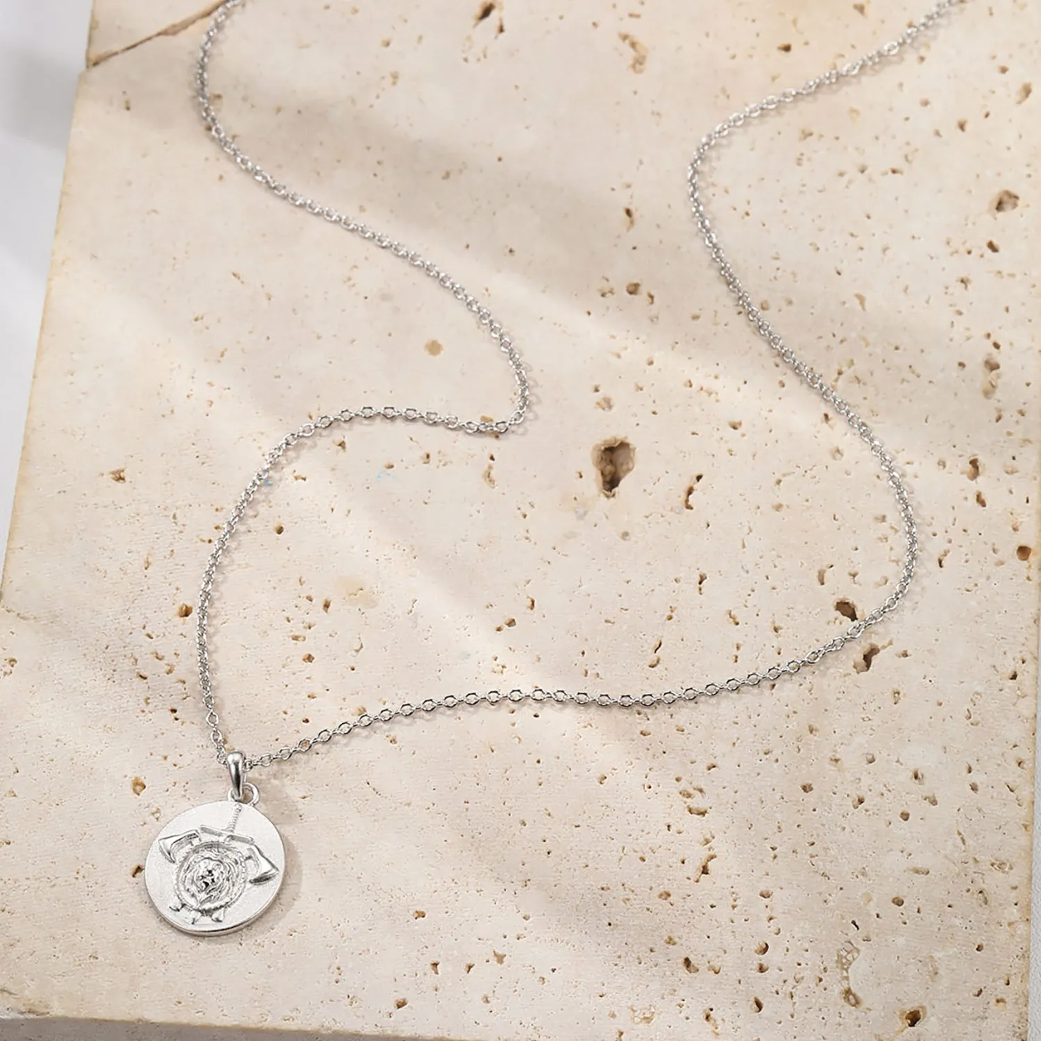 Filigrane Ketten | Hey Happiness Der Warrior Anhänger Kette aus Sterlingsilber