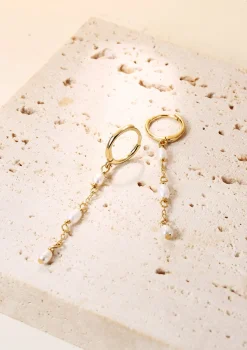 Huggie Ohrringe | Perlenohrringe | Hey Happiness Dreifache Perlen Creolen Sterlingsilber in farbe Gold