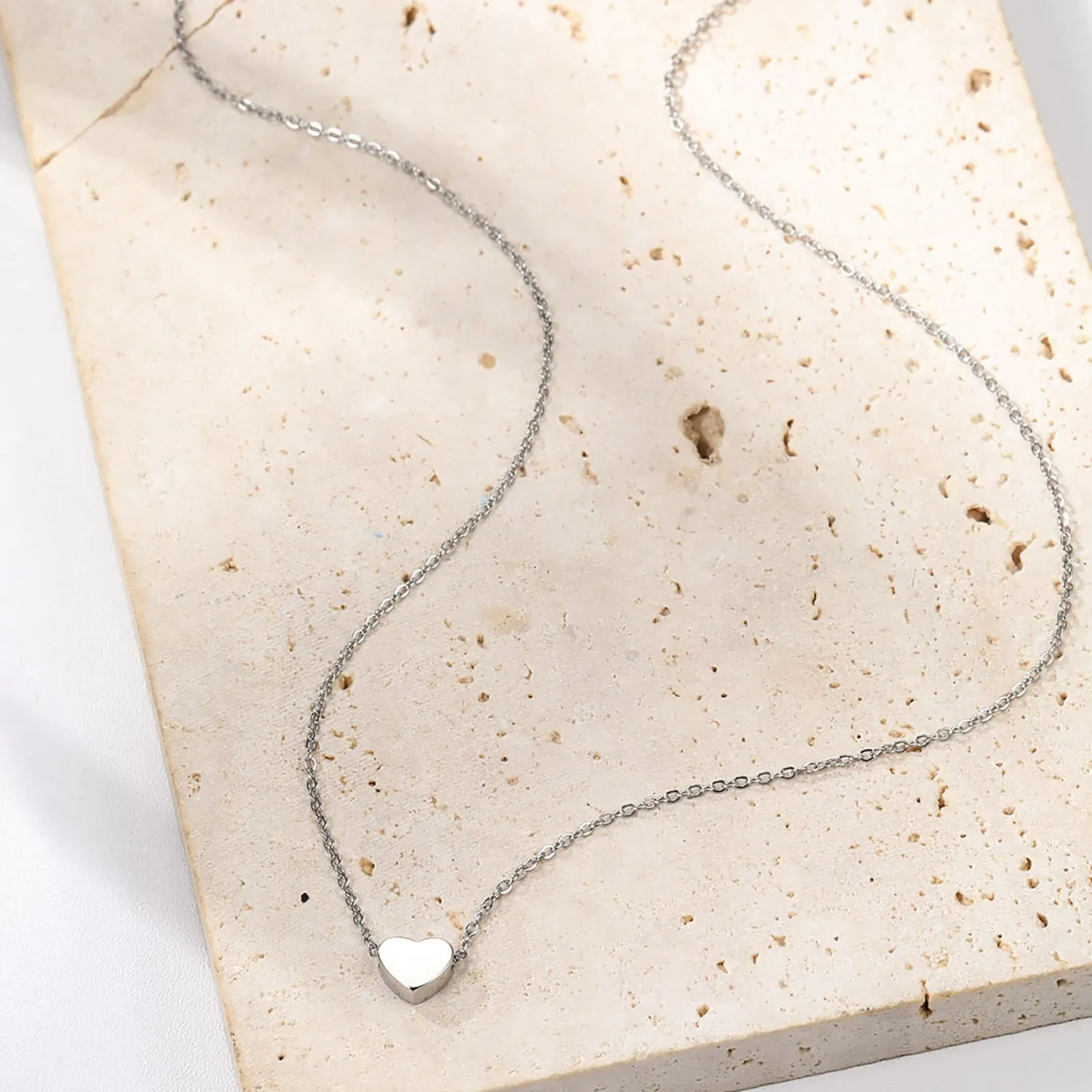 Filigrane Ketten | Hey Happiness Feine Kette mit Herz Anhänger in Silber Silver