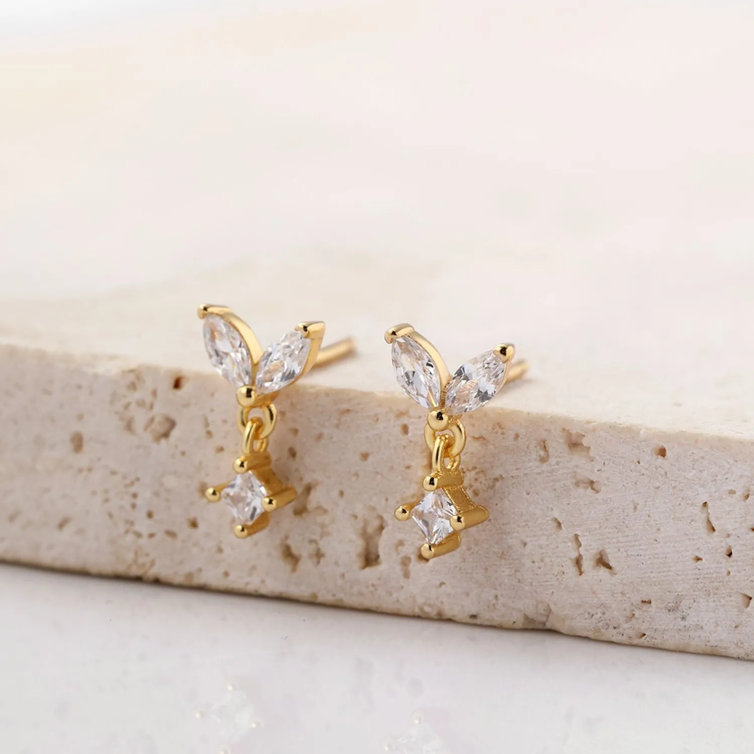 Ohrstecker | Hey Happiness Geflatter Ohrstecker aus Sterlingsilber in Gold
