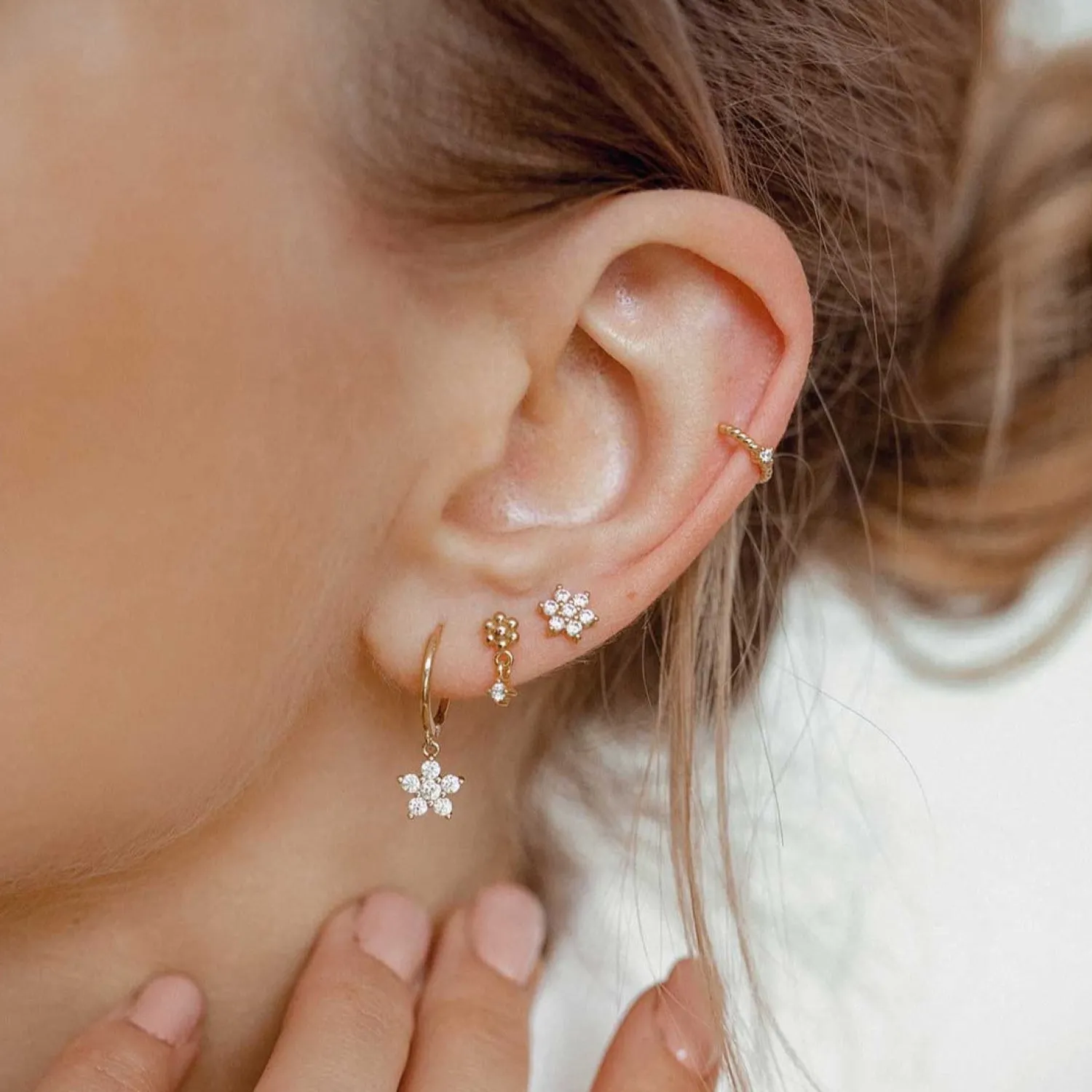 Ohrstecker | Hey Happiness Gänseblümchen Dangle Ohrstecker aus Sterlingsilber in Gold