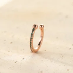 Ear Cuffs | Ohrstecker | Hey Happiness Grüne Diamant Ear Cuff aus Sterlingsilber, vergoldet