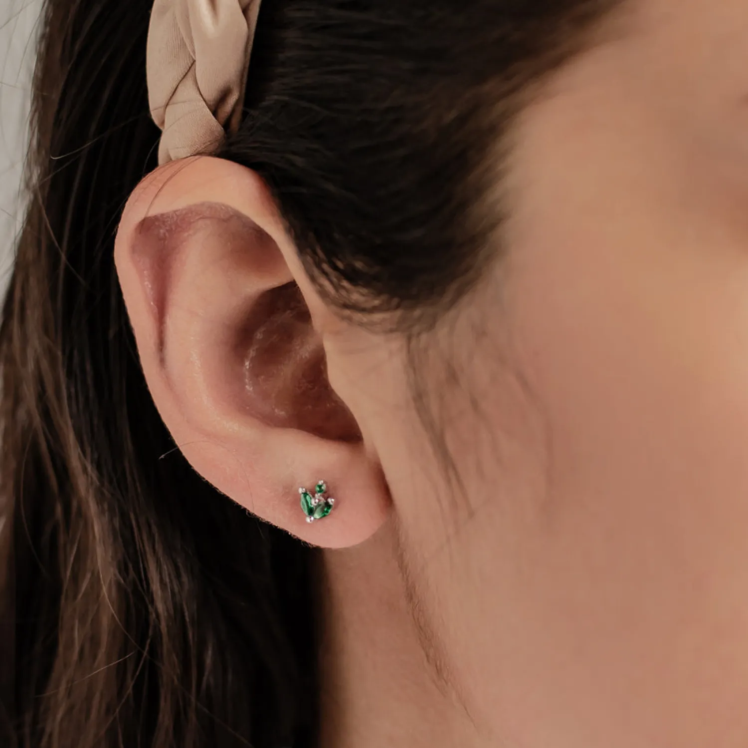 Ohrstecker | Hey Happiness Grüne Edelsteine Leuchtkäfer Ohrstecker aus Sterlingsilber