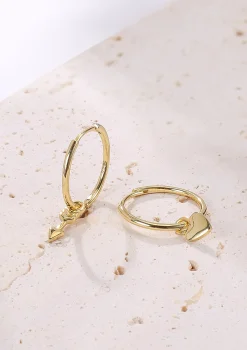 Creolen | Hey Happiness Herz und Pfeil Charm Creolen aus Sterlingsilber in Gold