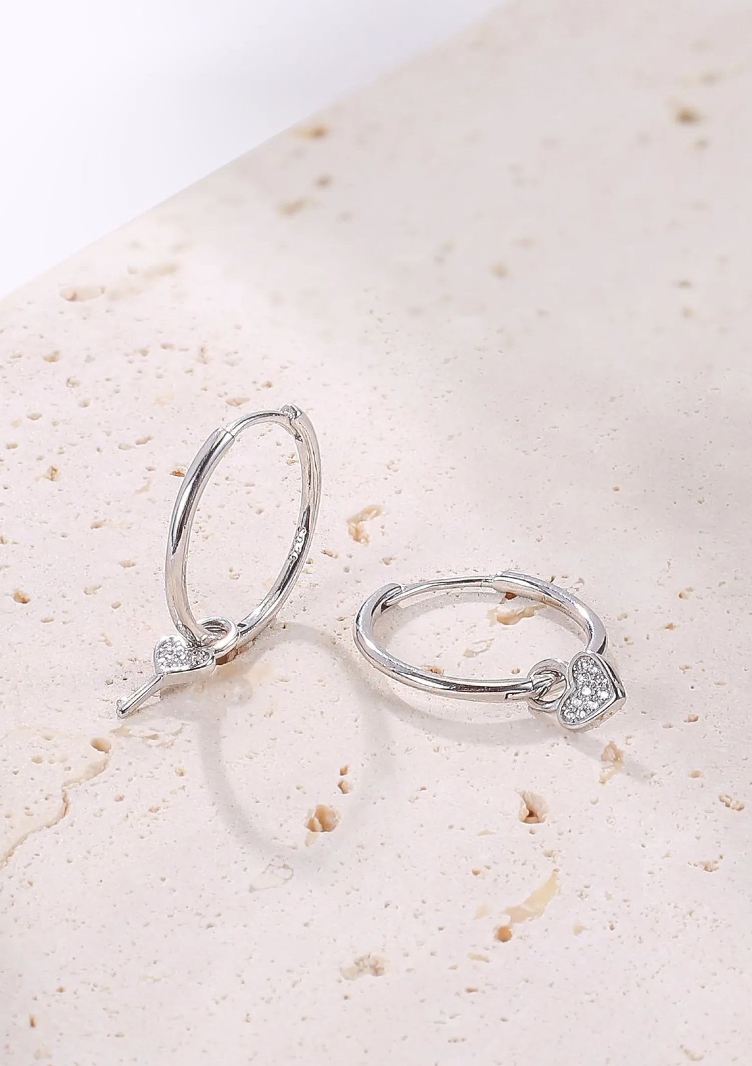 Creolen | Hey Happiness Herz und Schlüssel Charm Creolen aus Sterlingsilber Silver