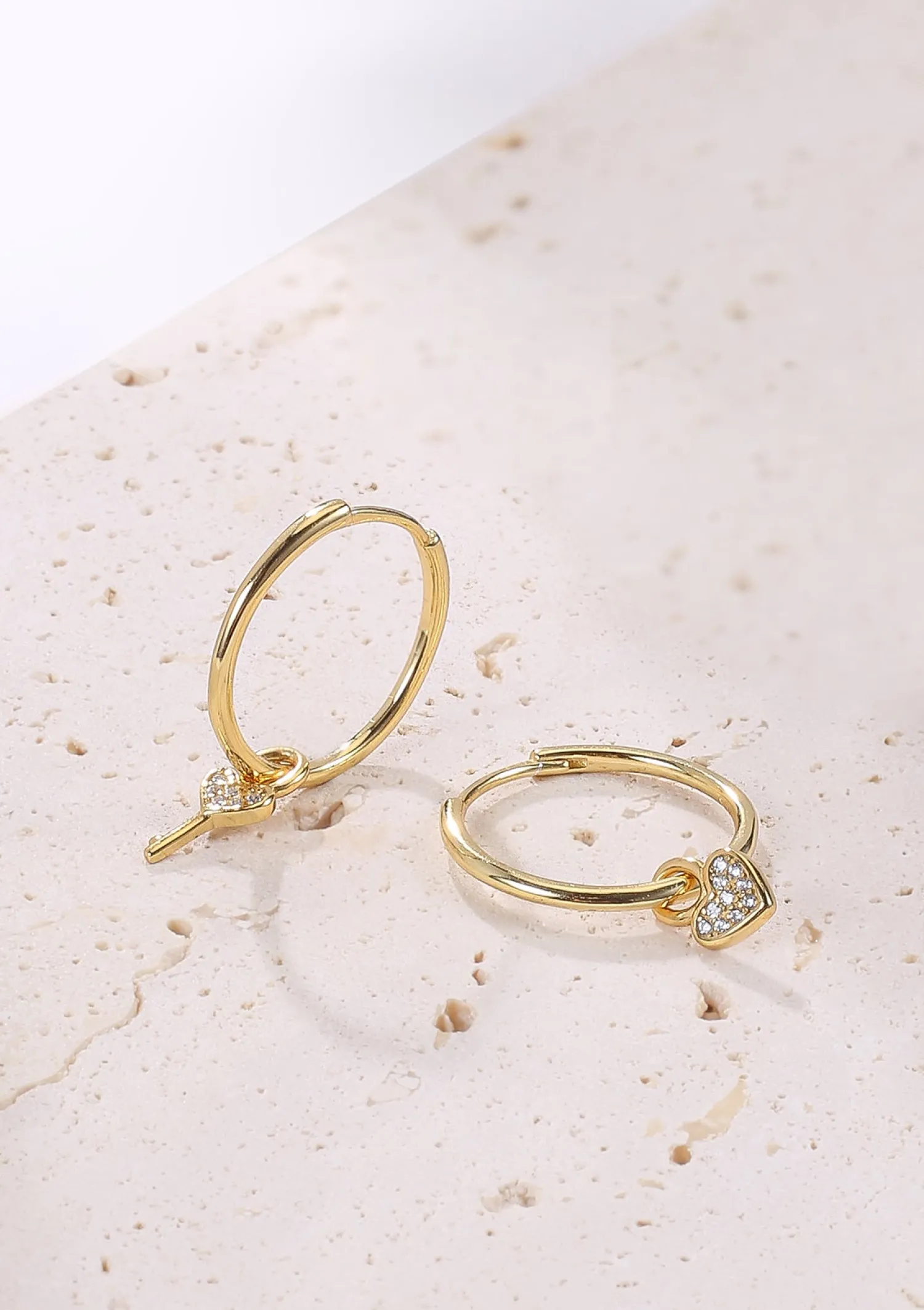 Creolen | Hey Happiness Herz und Schlüssel Charm Creolen aus Sterlingsilber in Gold