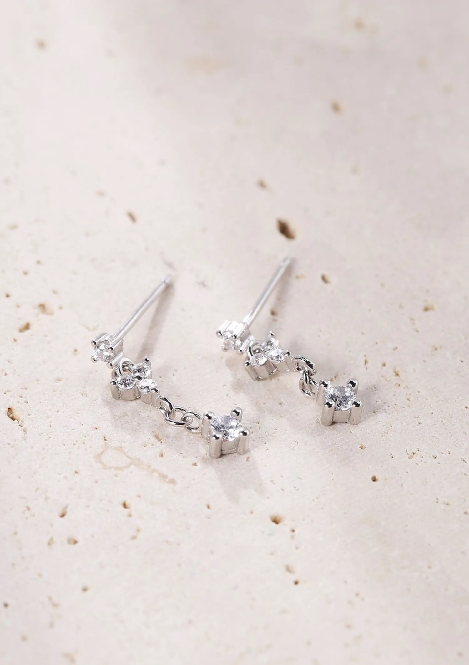 Ohrstecker | Hey Happiness Hängende Blüte Ohrstecker aus Sterlingsilber Silver