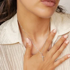 Filigrane Ketten | Hey Happiness Kette mit Kreuz Anhänger in Silberfarbe Silver