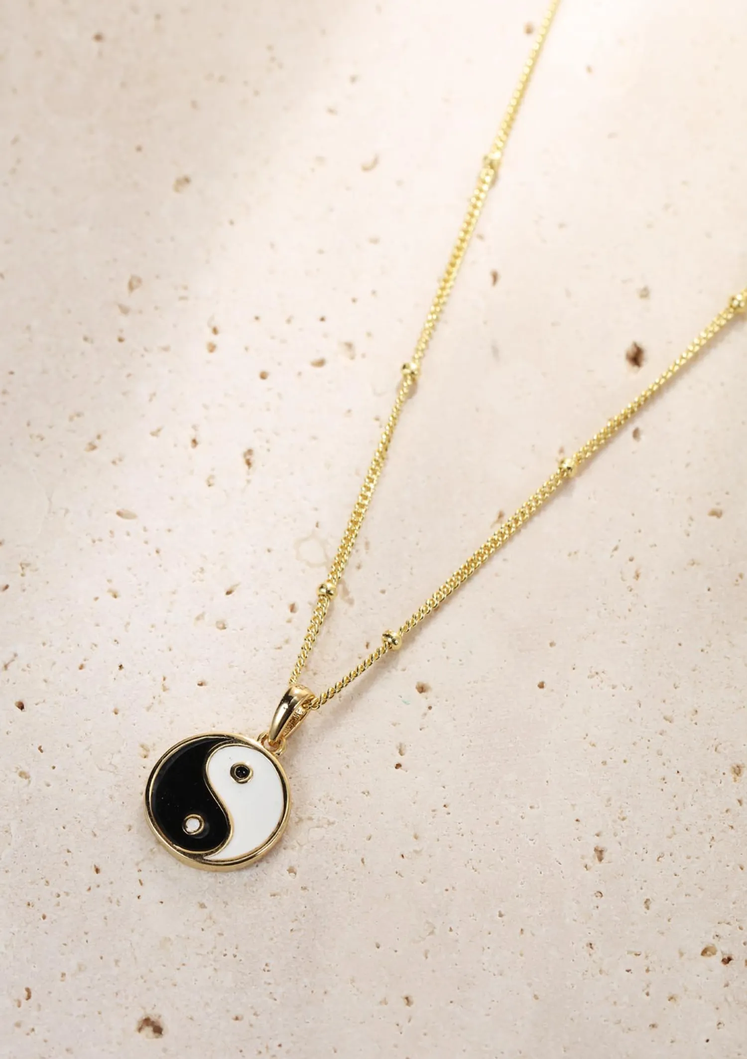 Filigrane Ketten | Hey Happiness Kette Yin Yang Anhänger Sterlingsilber in Gold