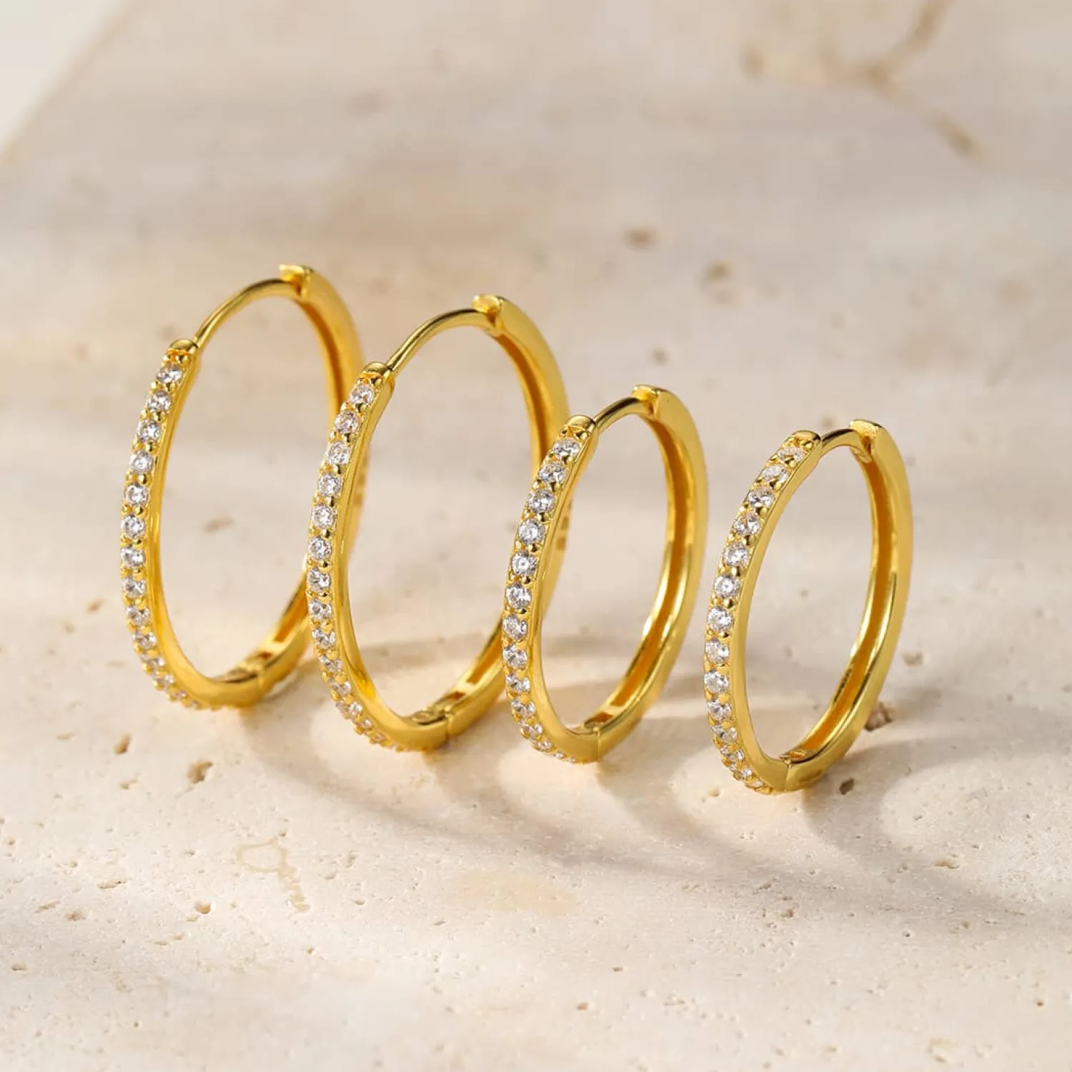 Creolen | Hey Happiness Klare Steine Creolen Ohrringe aus Sterlingsilber