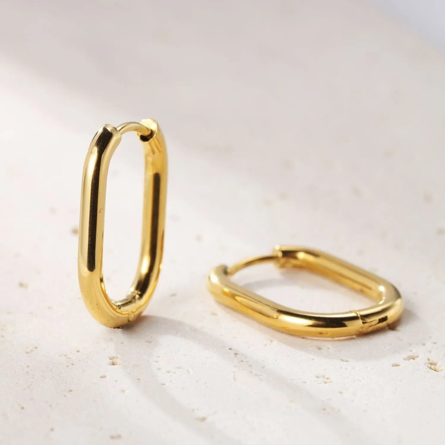 Creolen | Hey Happiness Kleine Dünne Ovale Creolen in Goldfarbe
