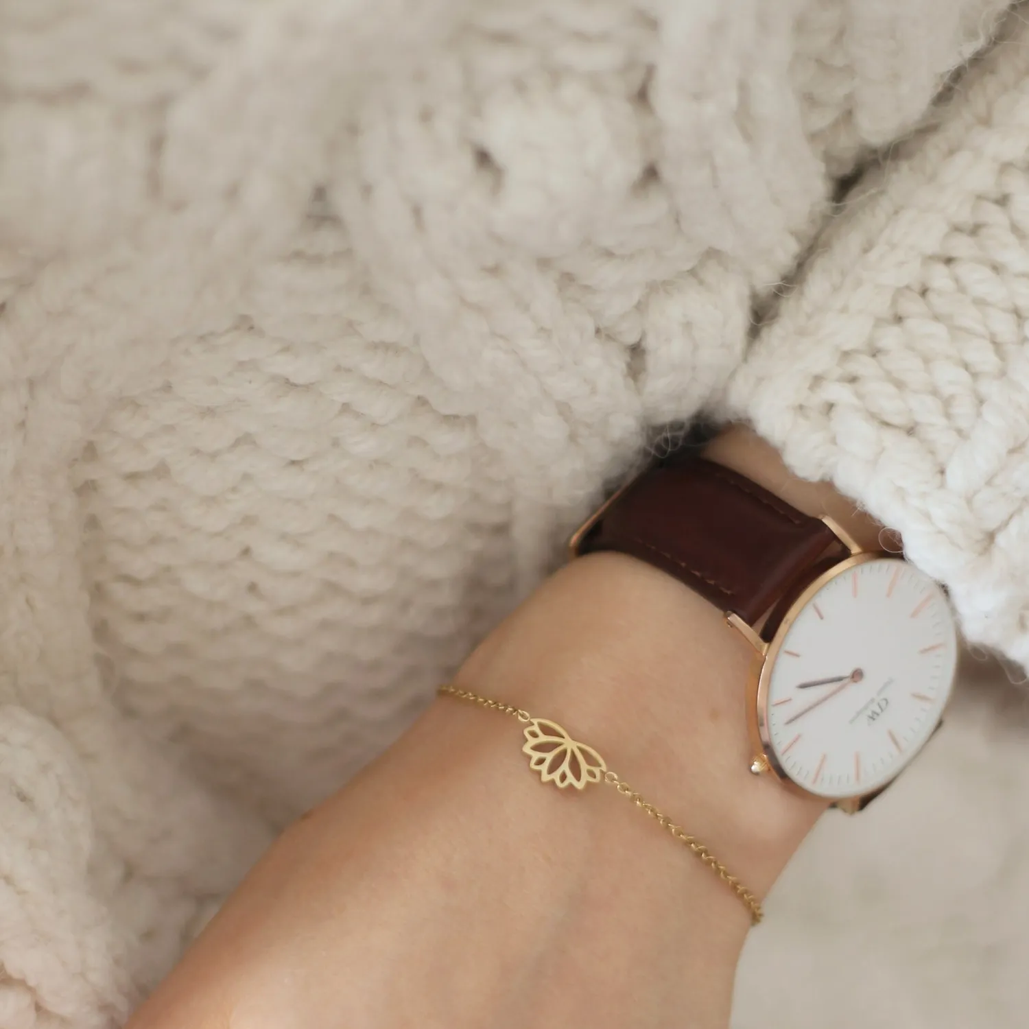 Charm Armbänder | Hey Happiness Lotus Armband in farbe Gold