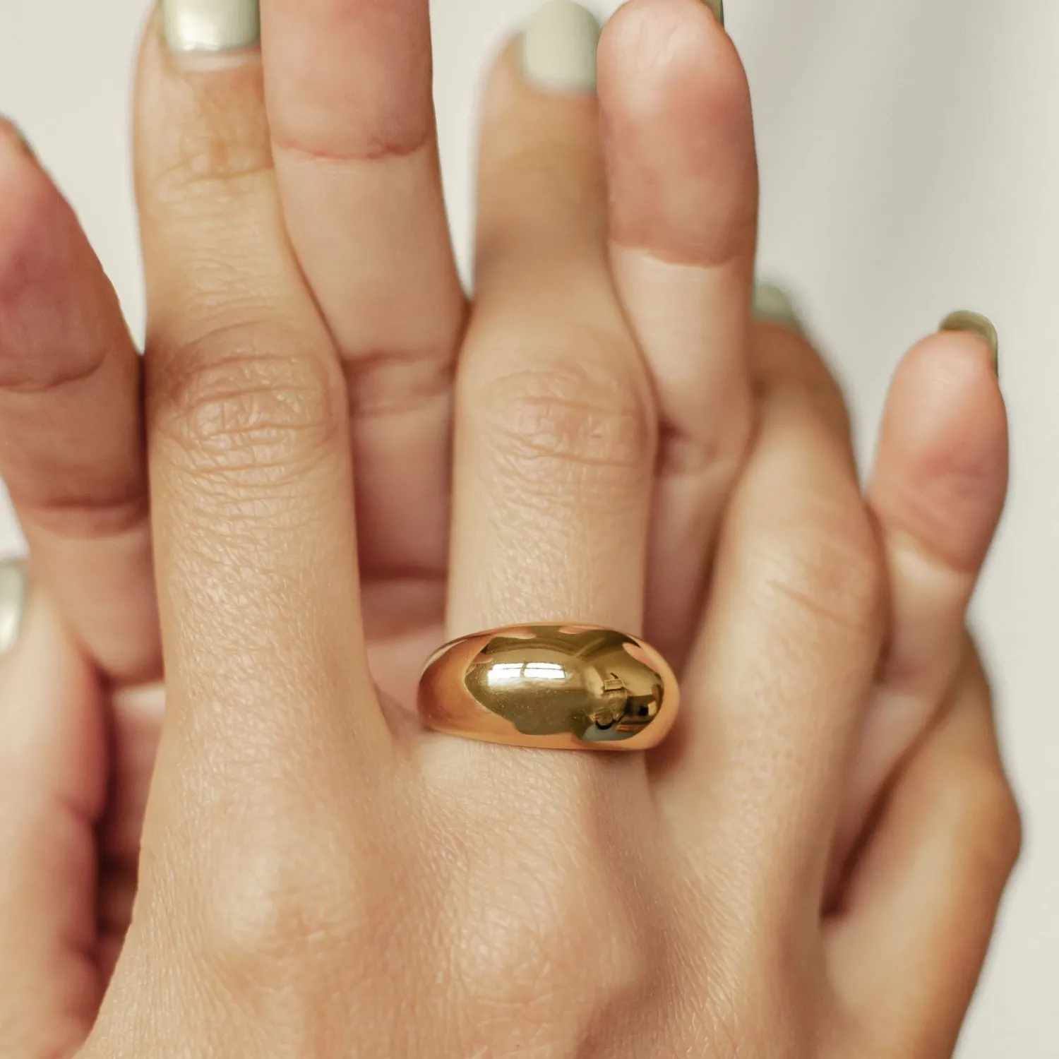 Auffällige Ringe | Hey Happiness Massiver Kuppelring aus Edelstahl Gold