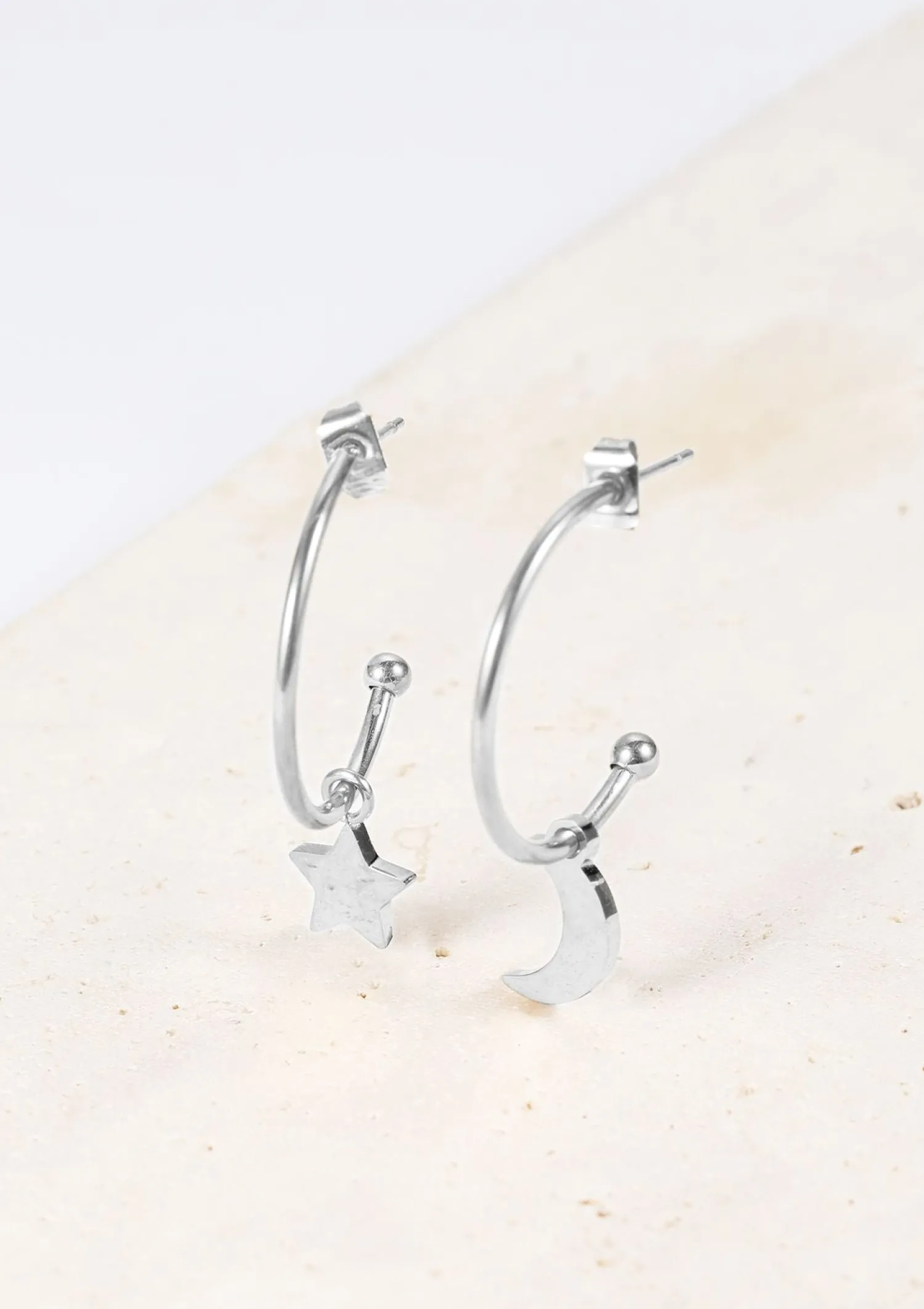 Creolen | Hey Happiness Mond und Stern Creolen in Silber Silver