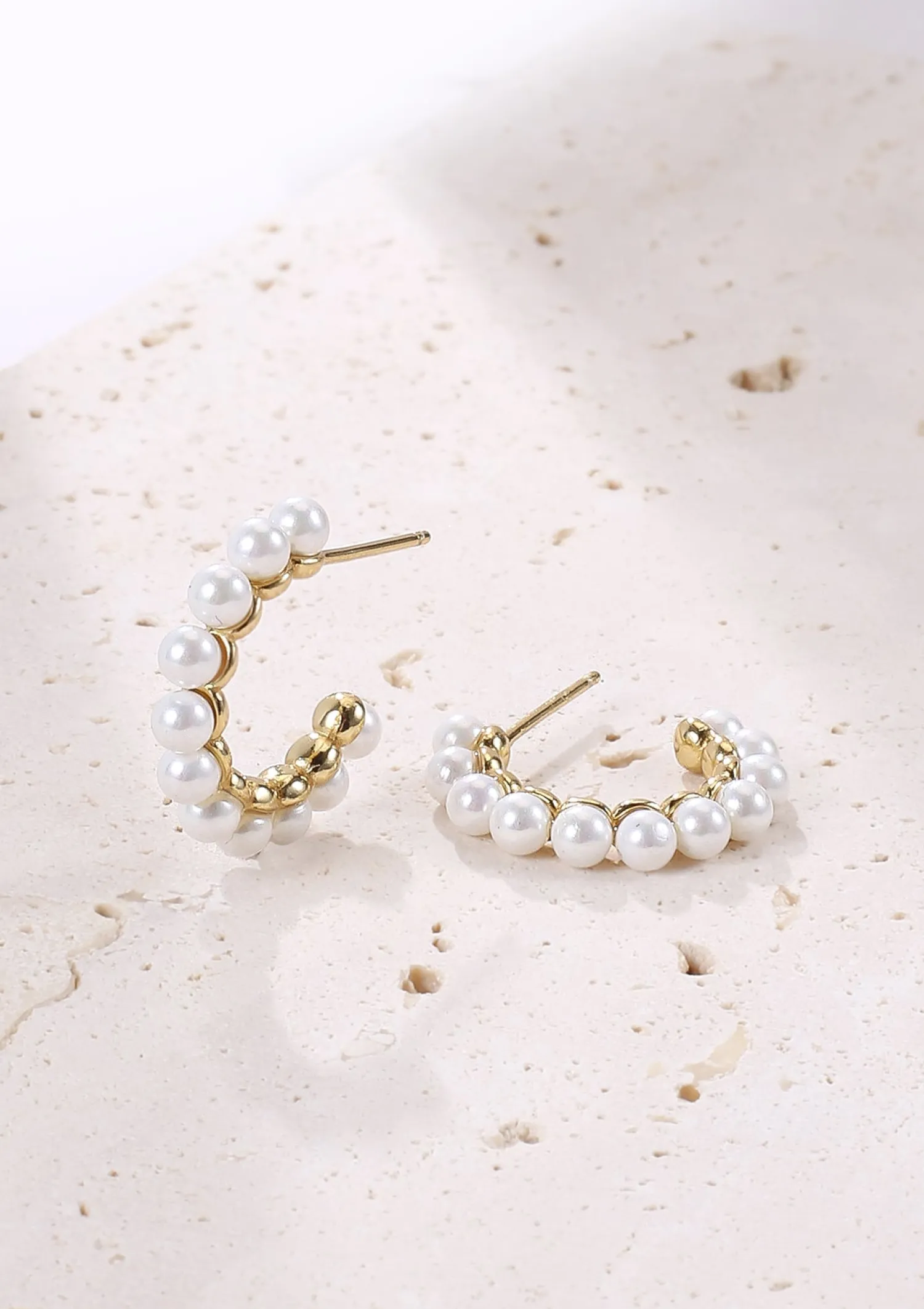 Perlenohrringe | Creolen | Hey Happiness Perlen Creolen aus Sterlingsilber in Gold