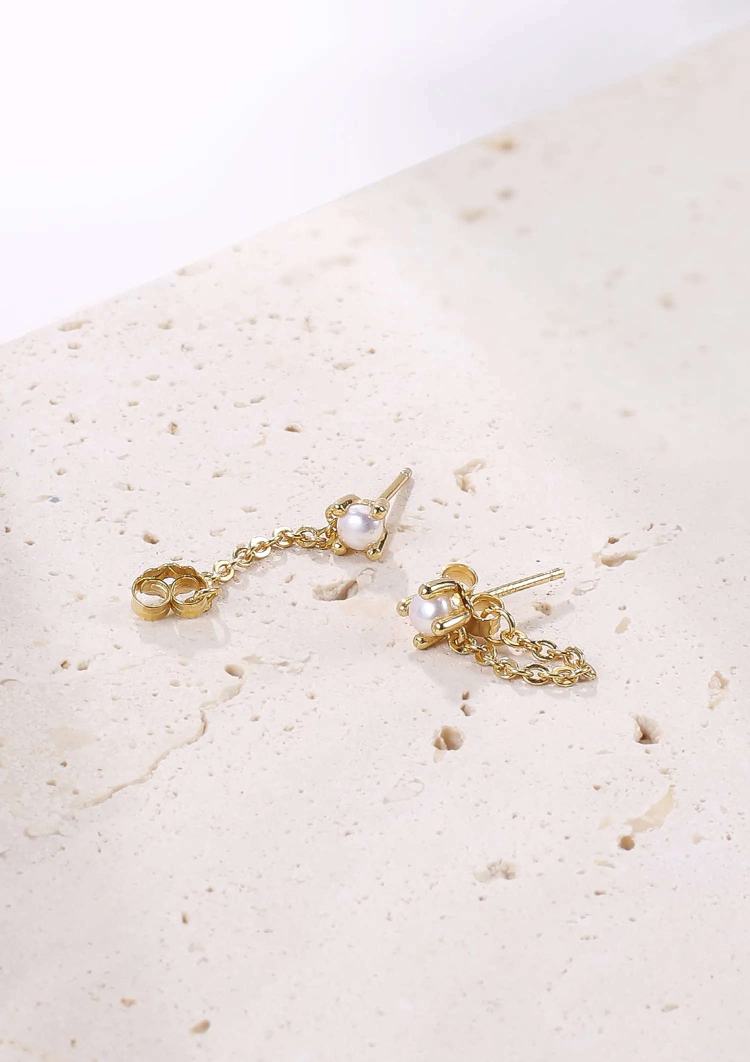 Ohrstecker | Perlenohrringe | Hey Happiness Perlen Ketten-Ohrringe aus Sterlingsilber in Gold