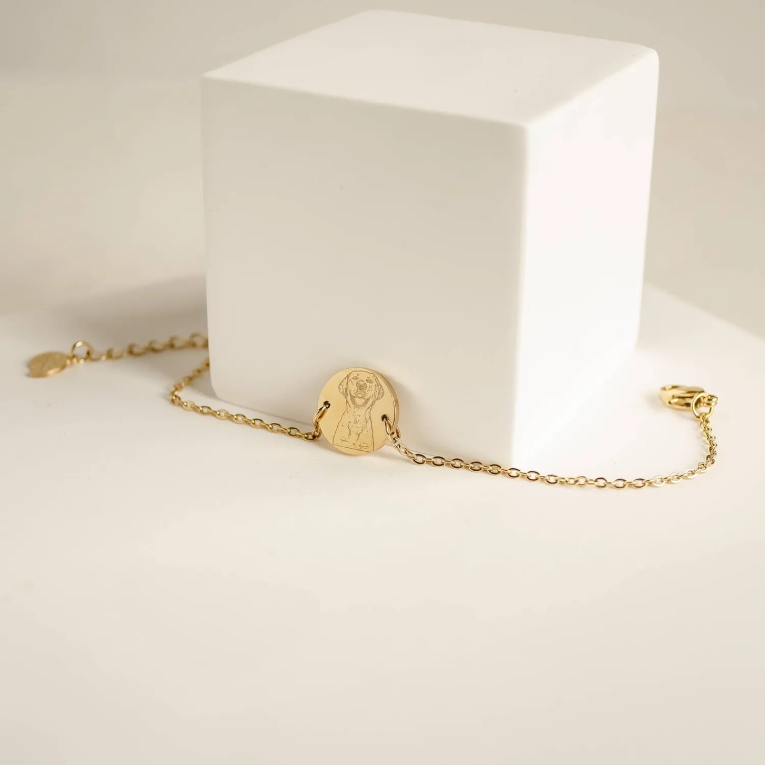 Charm Armbänder | Hey Happiness Personalisiertes rundes Haustier Armband aus Edelstahl