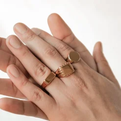 Auffällige Ringe | Hey Happiness Quadratischer Siegelring für Herren aus Edelstahl