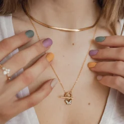 Filigrane Ketten | Hey Happiness Schmetterling Kette mit Knebelverschluss in Gold