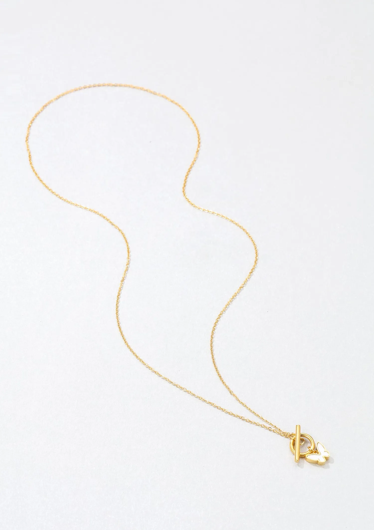 Filigrane Ketten | Hey Happiness Schmetterling Kette mit Knebelverschluss in Gold