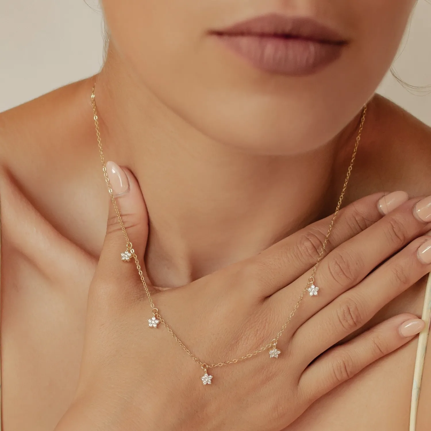 Filigrane Ketten | Hey Happiness Sterlingsilber Kette mit Blumenanhänger