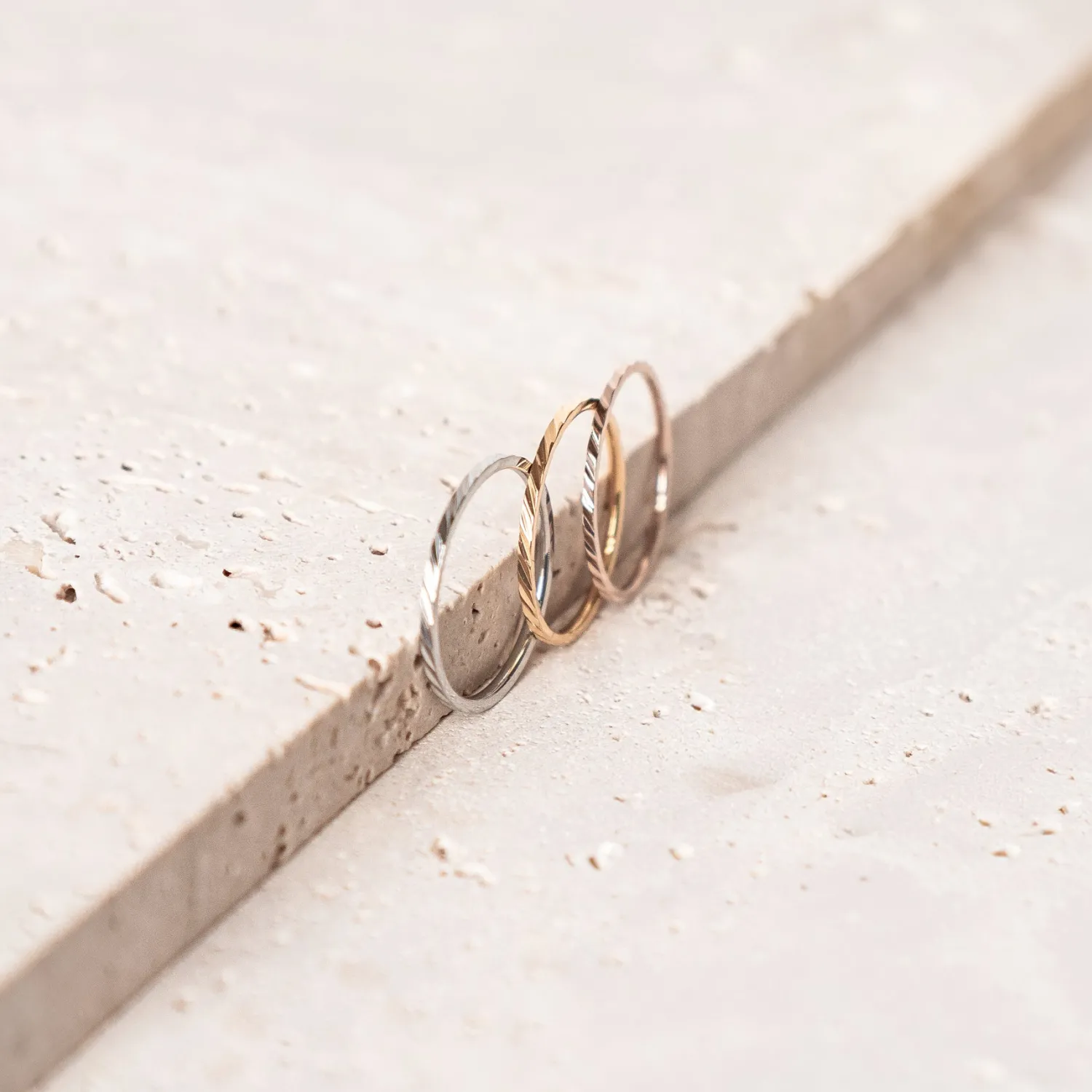 Schlichte Ringe | Hey Happiness Twist Stack Ring aus Edelstahl