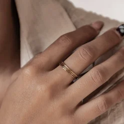 Schlichte Ringe | Hey Happiness Twist Stack Ring aus Edelstahl