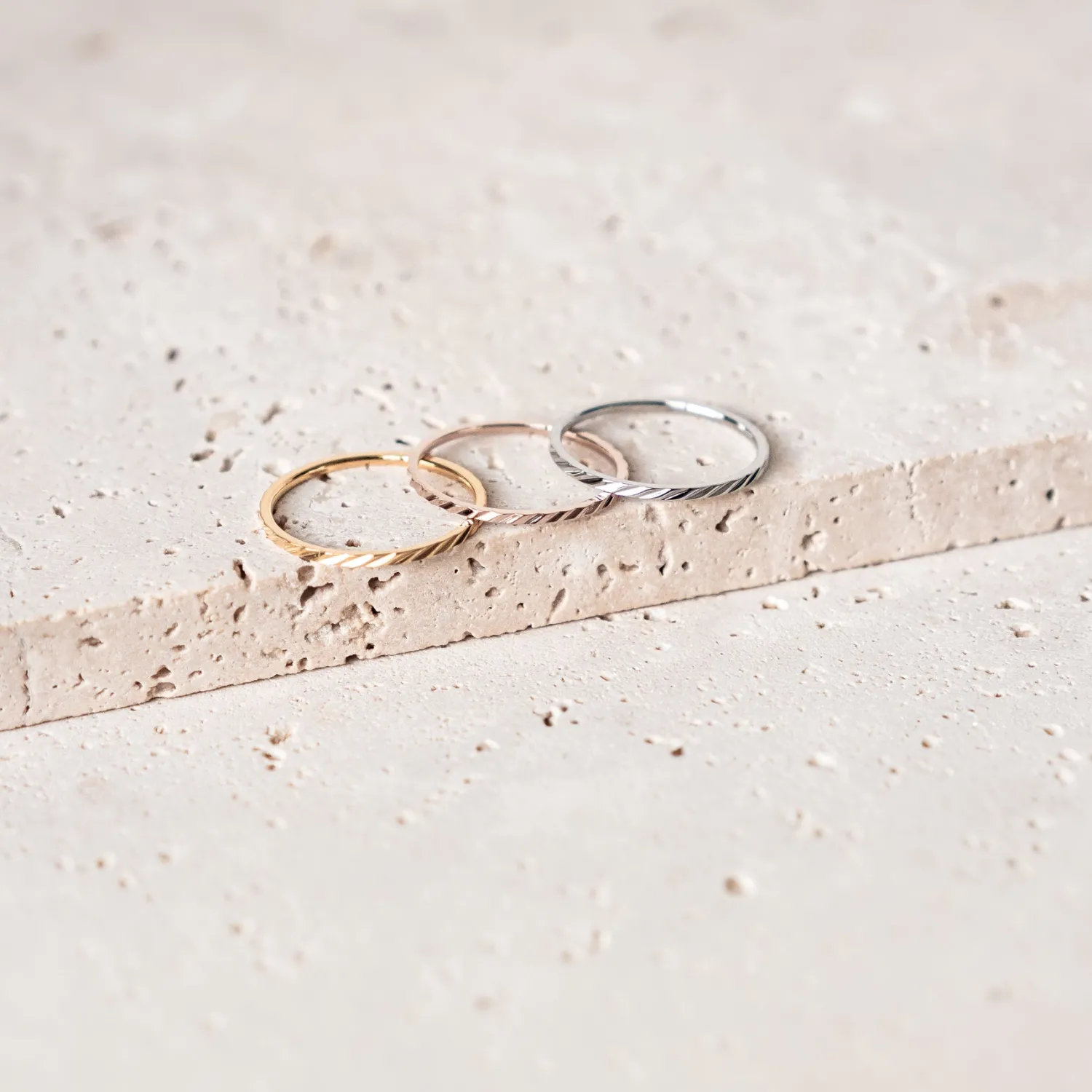 Schlichte Ringe | Hey Happiness Twist Stack Ring aus Edelstahl