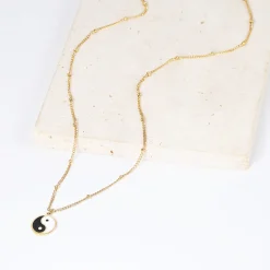 Filigrane Ketten | Hey Happiness Yin Yang Anhänger Kette im Kugelkette-Design in Gold