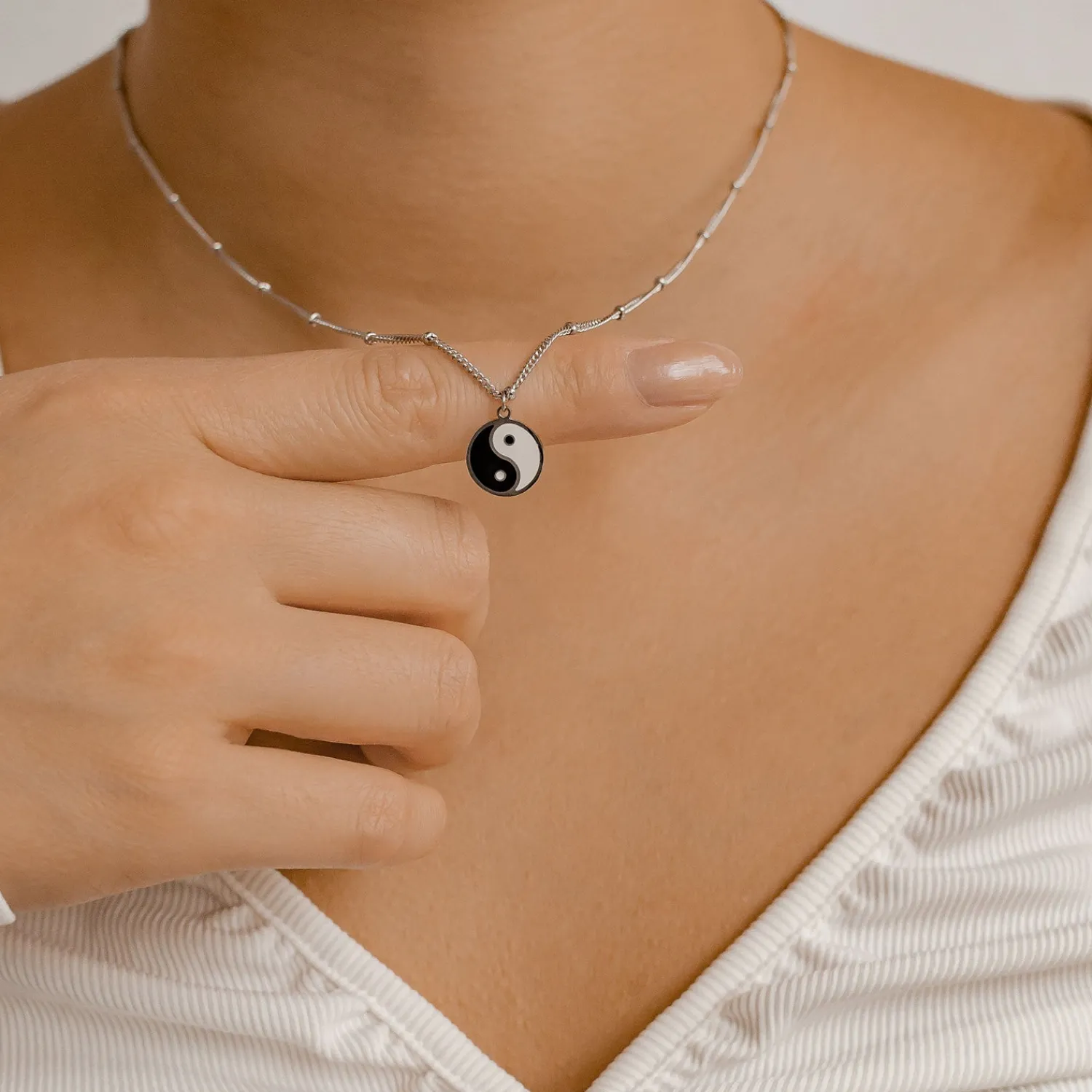 Filigrane Ketten | Hey Happiness Yin Yang Anhänger Kette im Kugelkette-Design in Silber Silver
