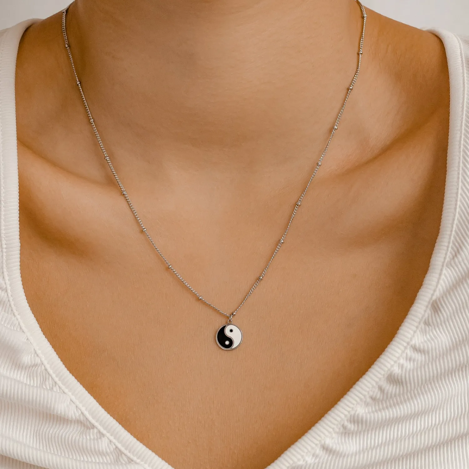 Filigrane Ketten | Hey Happiness Yin Yang Anhänger Kette im Kugelkette-Design in Silber Silver
