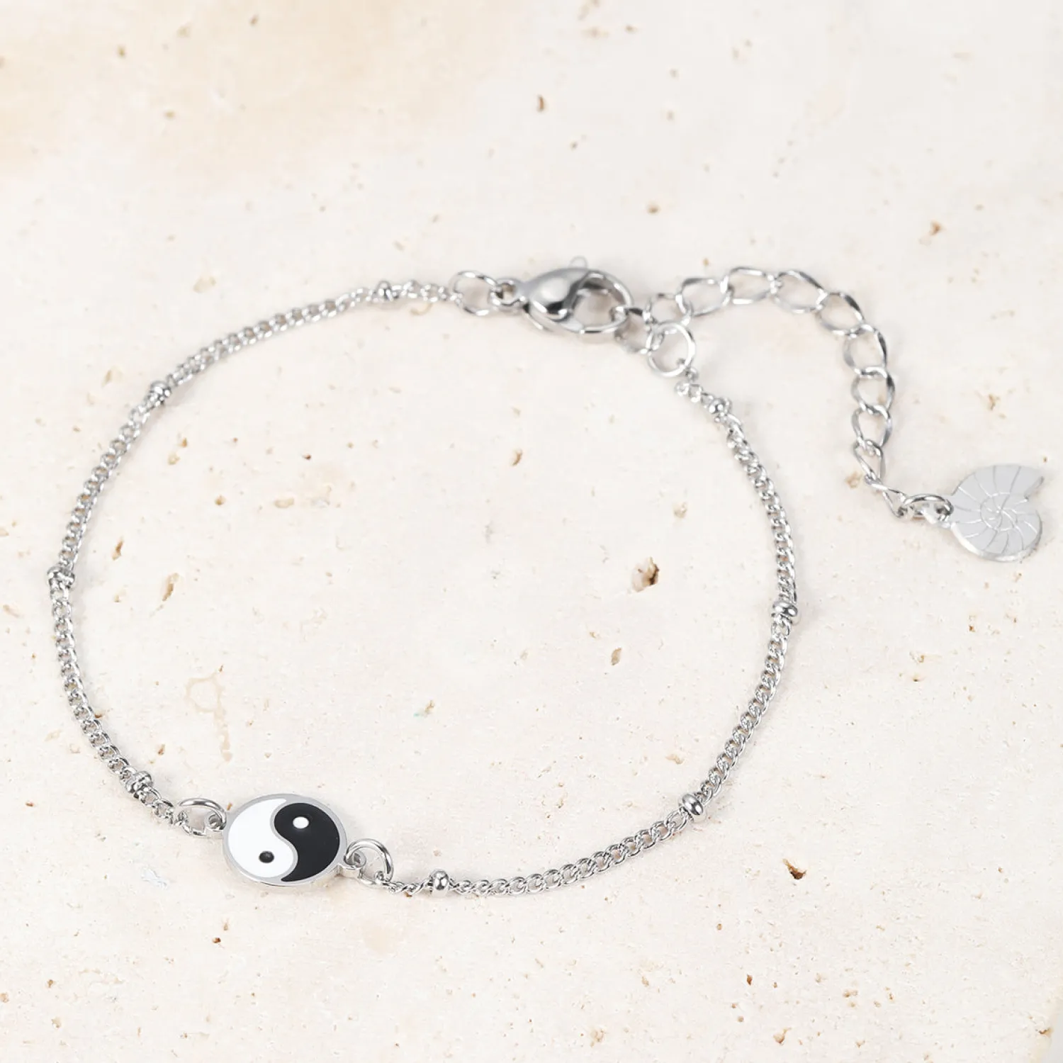 Charm Armbänder | Hey Happiness Yin Yang Armband im Kugelkette-Design in Silber Silver