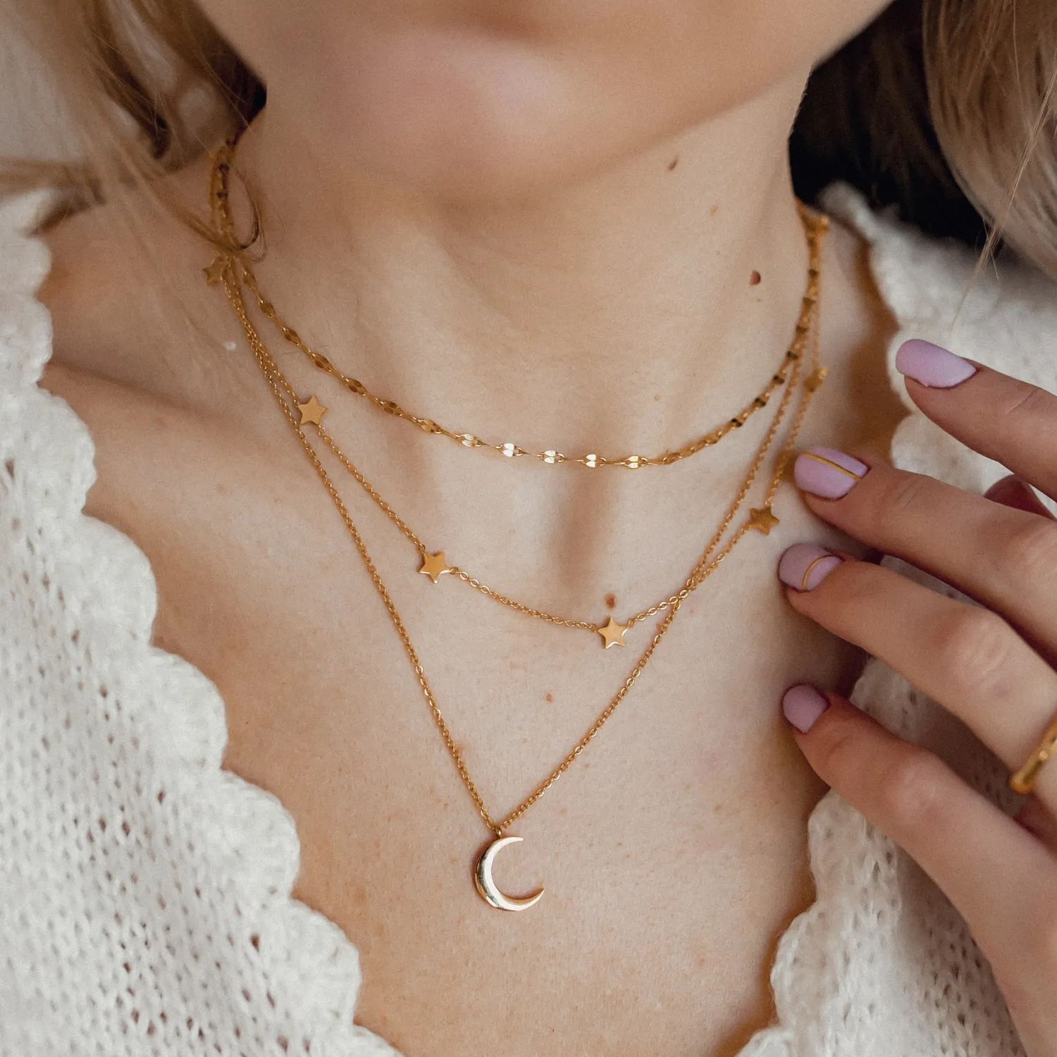 Filigrane Ketten | Hey Happiness Zarte Halbmond Kette in farbe Gold