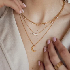 Filigrane Ketten | Hey Happiness Zarte Halbmond Kette in farbe Gold