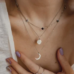 Filigrane Ketten | Hey Happiness Zarte Halbmond Kette in Silberfarbe Silver