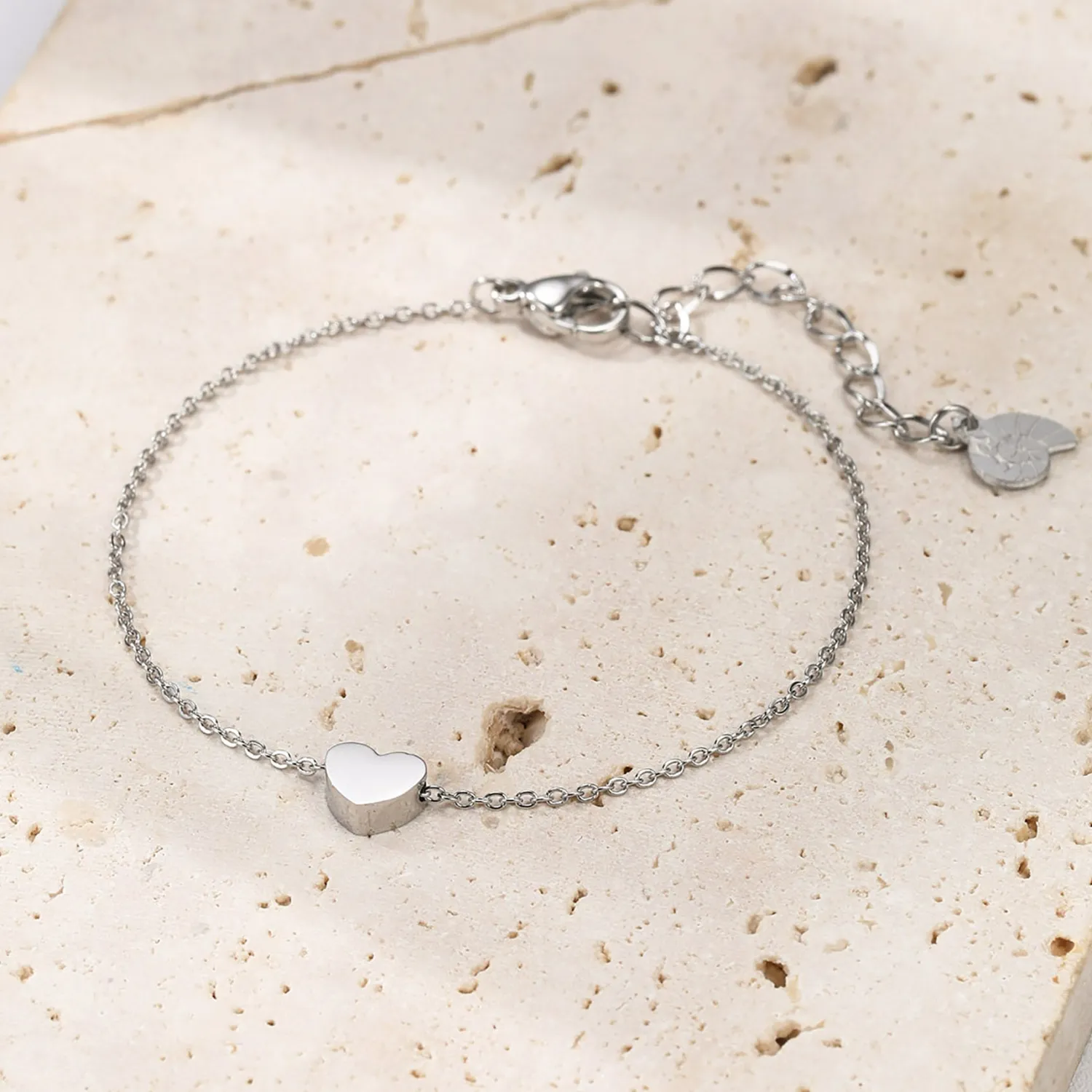 Charm Armbänder | Hey Happiness Zartes Herz Armband
